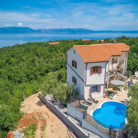 Apartment Coastline Near Ravni