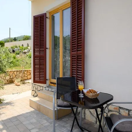 In Near Beaches & Heated Pool Lejlighed